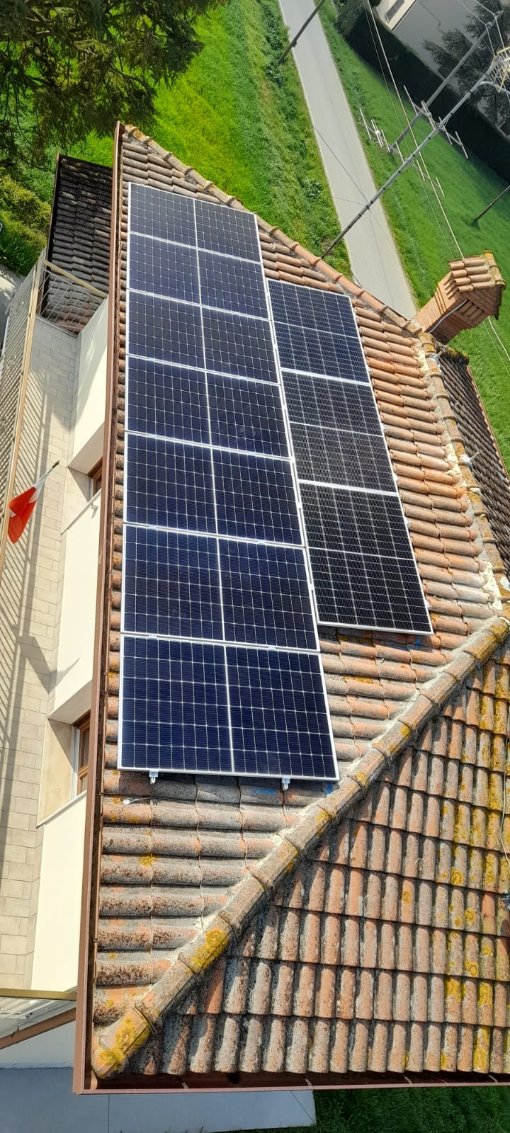 Installazione di un impianto fotovoltaico su una residenza privata